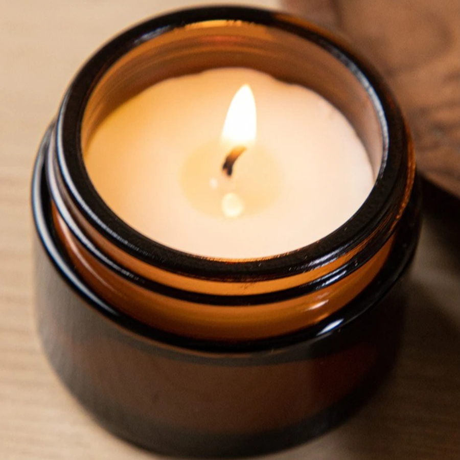ブラウンガラスカップアロマセラピーキャンドル無煙香りのワック - Candle Making Jug のレビューと価格